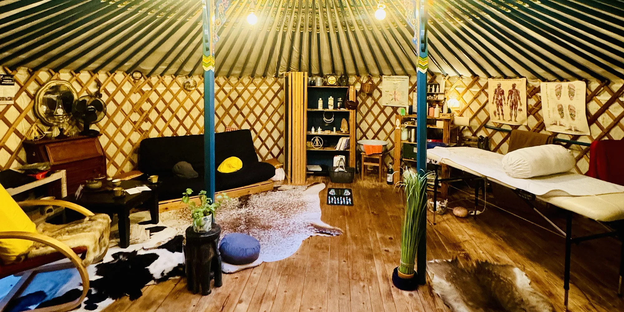 Relaxační masáže v jurtě: lomi lomi i lávové kameny - Obrázek 4