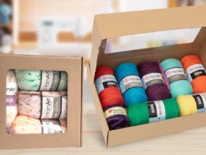Dárkové boxy s pletením: až 20 klubíček různých barev