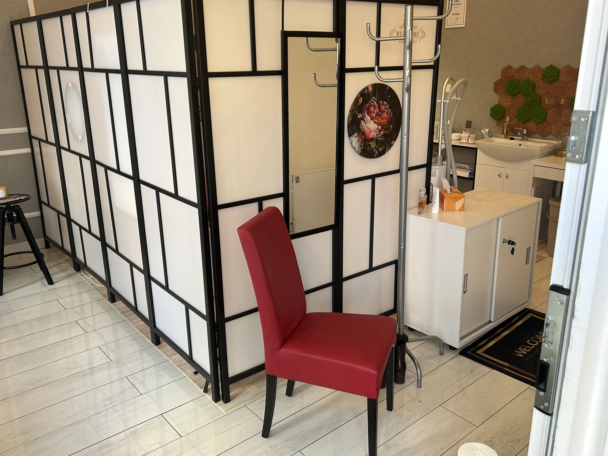 Královská kosmetika, omlazující péče i léčba akné - Obrázek 6