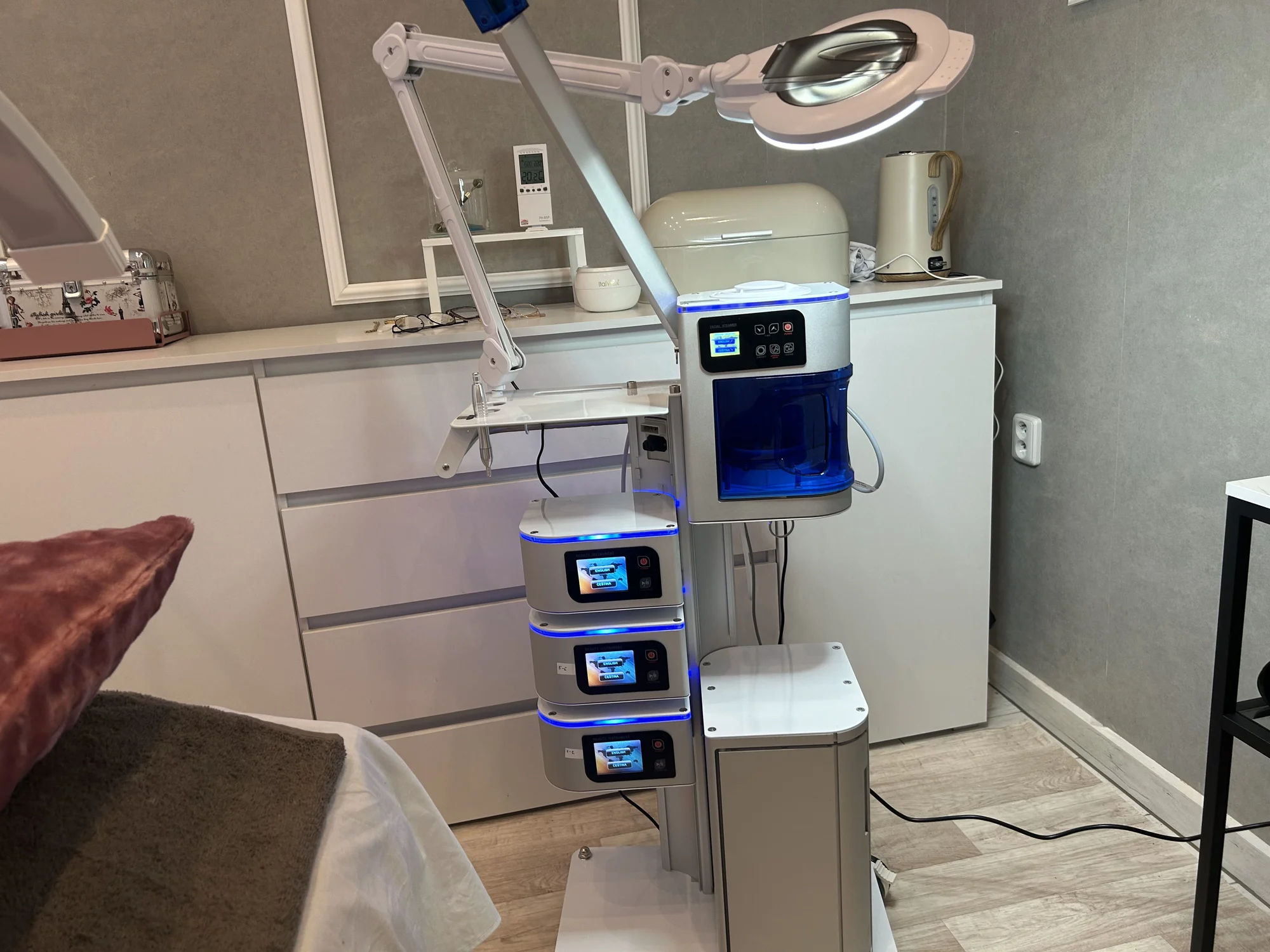 Královská kosmetika, omlazující péče i léčba akné - Obrázek 10