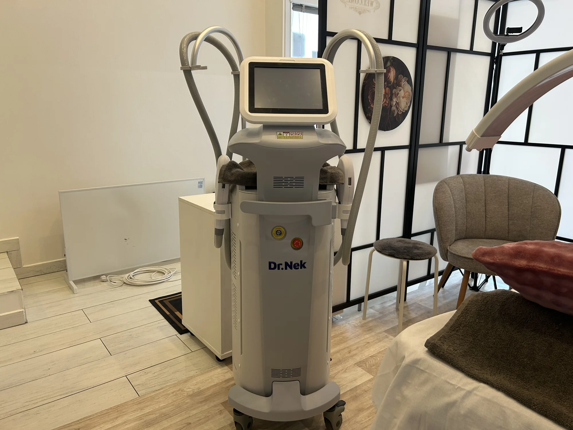 Královská kosmetika, omlazující péče i léčba akné - Obrázek 11