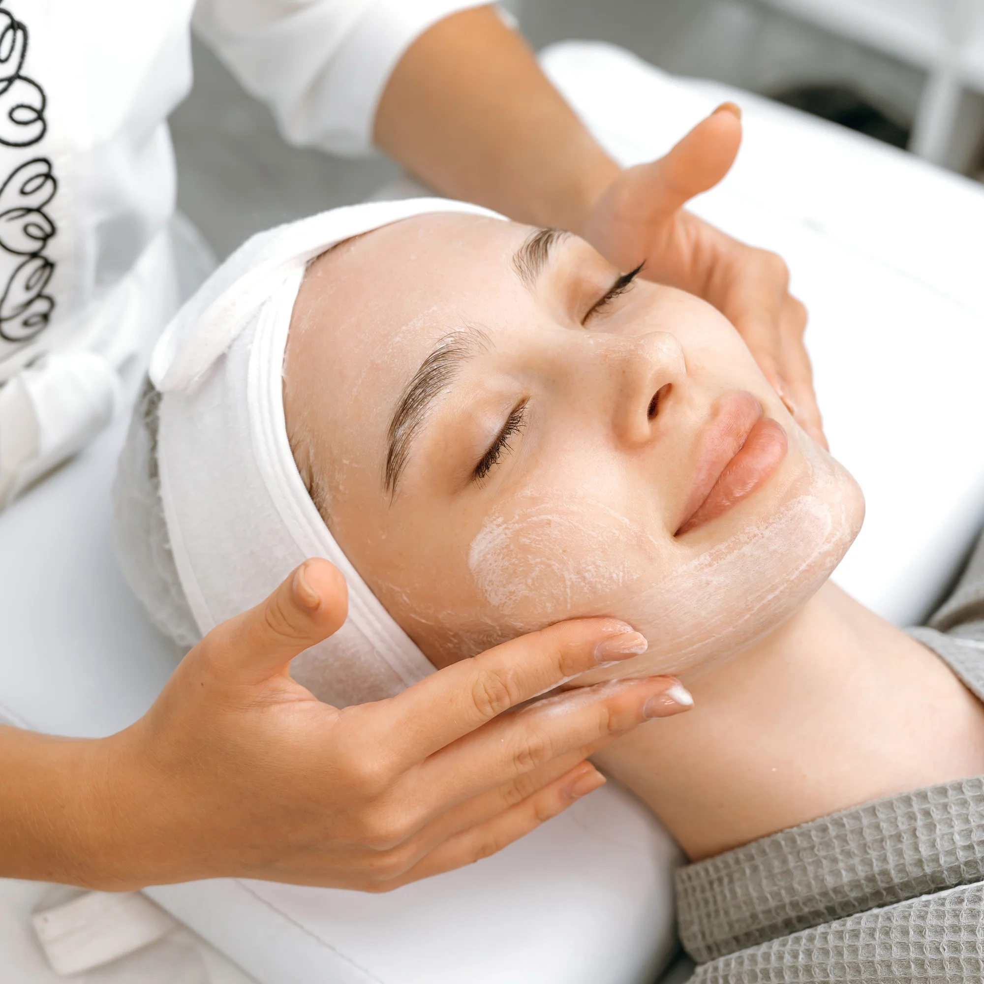 Královská kosmetika, omlazující péče i léčba akné - Obrázek 2