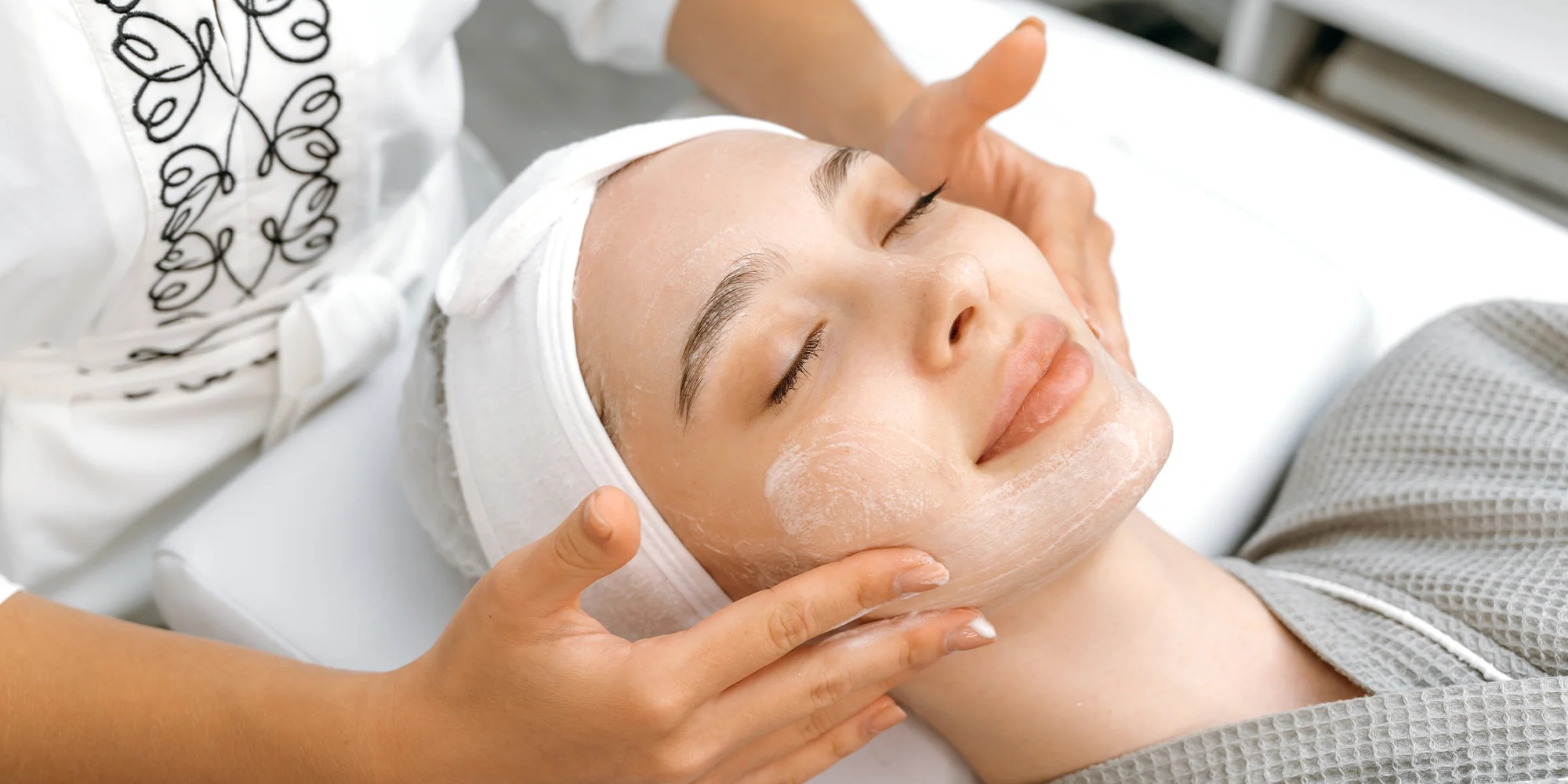 Královská kosmetika, omlazující péče i léčba akné