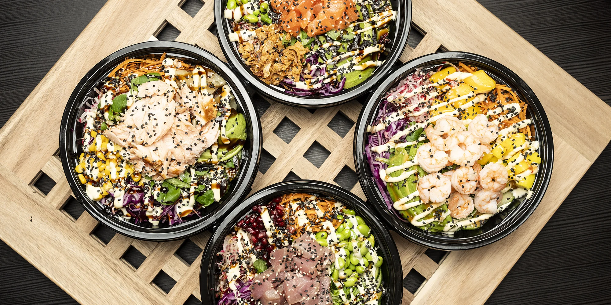 Poke bowl na odnos s sebou: výběr ze 3 druhů