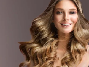 Kadeřnická péče: dámský střih, barva i Malibu C