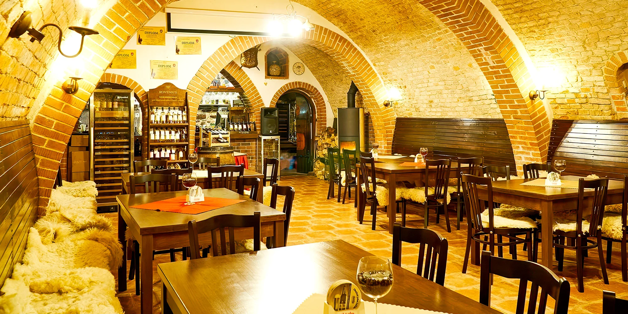 Degustace potmě ve sklepní vinárně pro 1 osobu