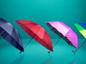 Deštníky v mnoha barevných verzích a velikostech