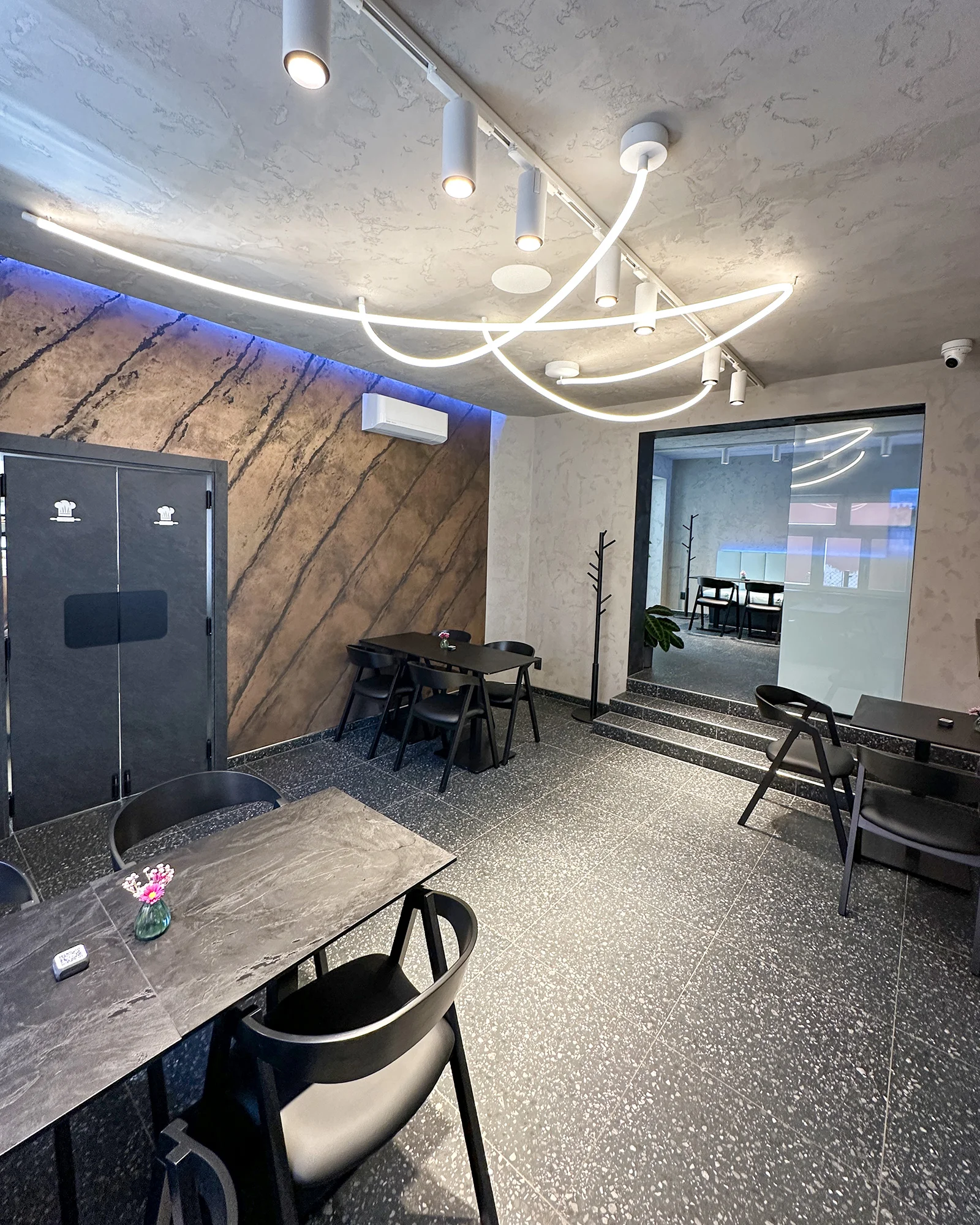 2 kávy dle výběru: espresso, flat white a další - Obrázek 3