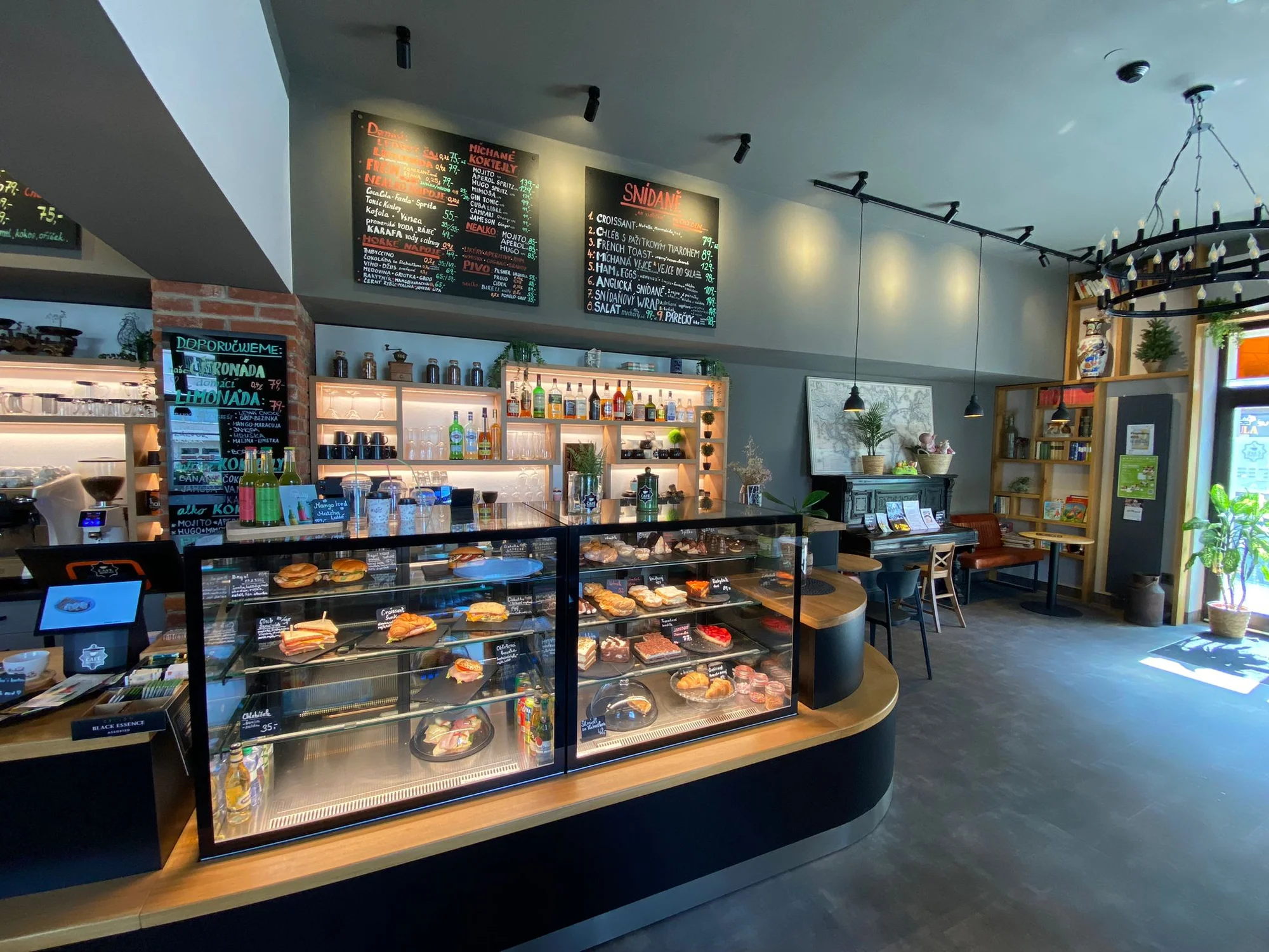 Kavárna v Hradci: otevřený voucher na 300–500 Kč - Obrázek 8