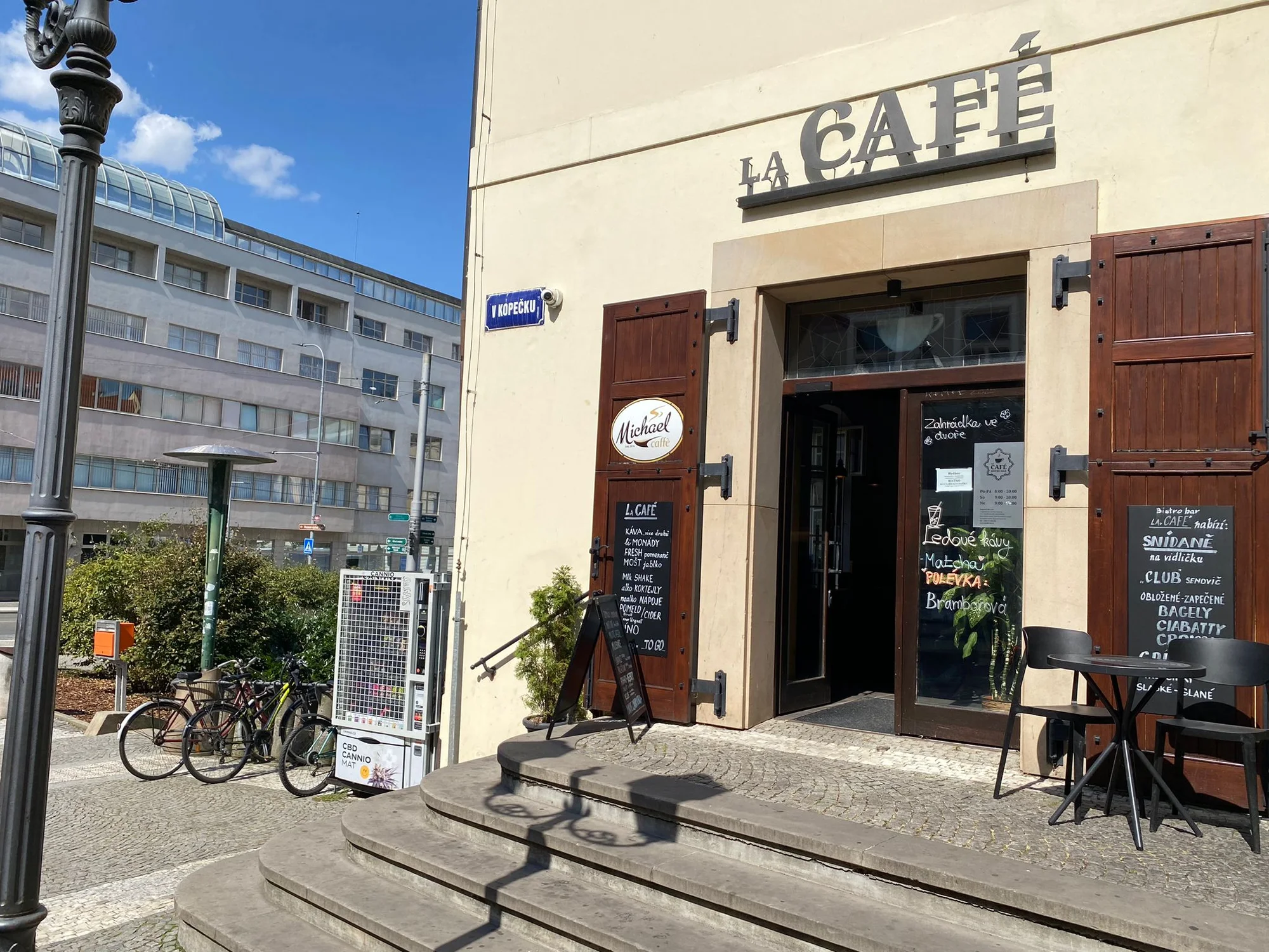 Kavárna v Hradci: otevřený voucher na 300–500 Kč - Obrázek 10