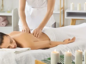 Tradiční masáž na 30–90 min.: záda, šíje i končetiny