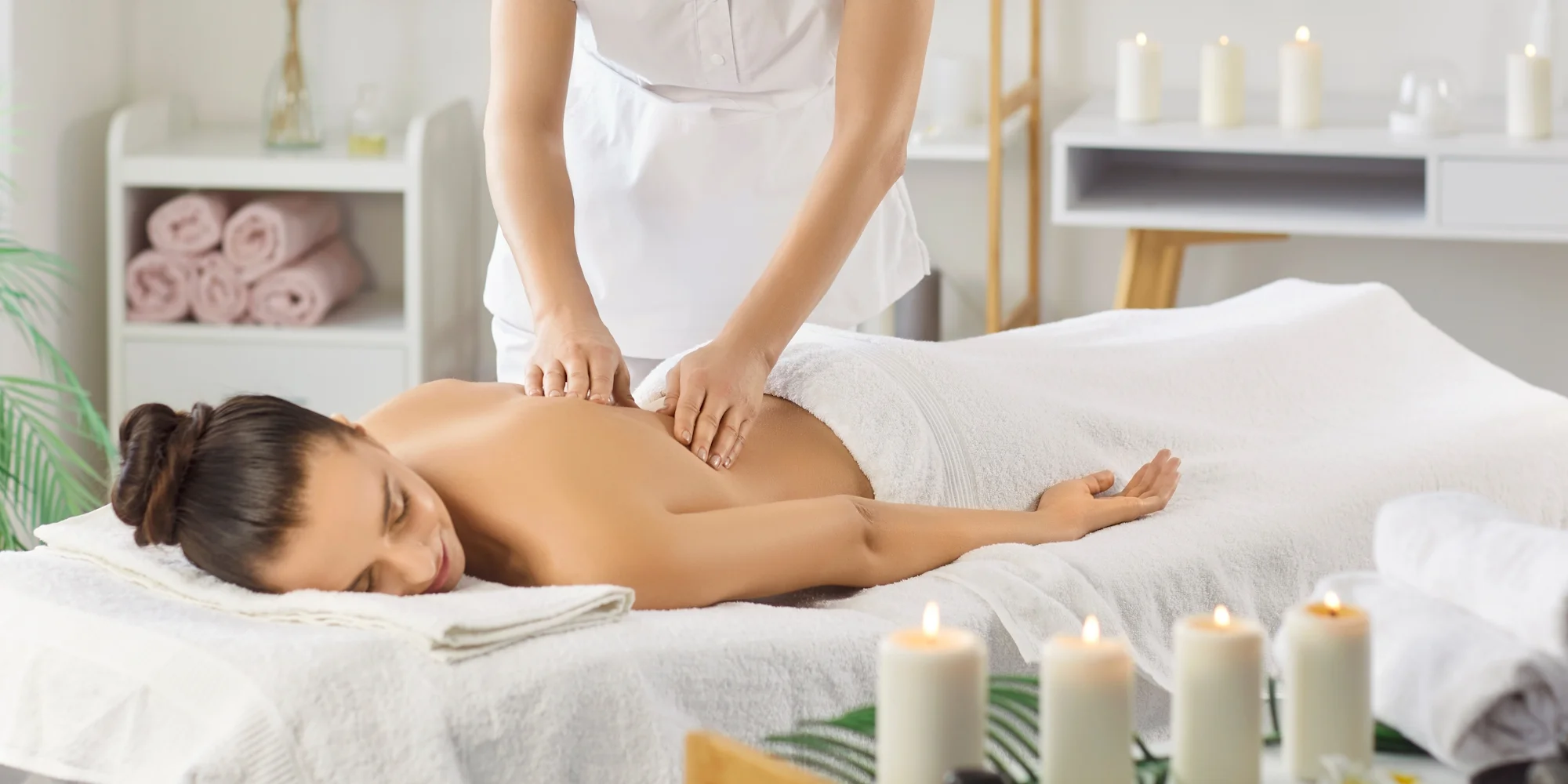 Tradiční masáž na 30–90 min.: záda, šíje i končetiny