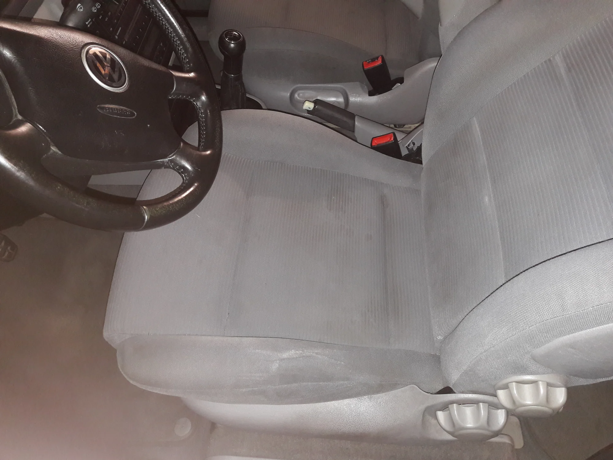 Profesionální čištění interiéru vozu: sedáky, koberce i kufr - Obrázek 9