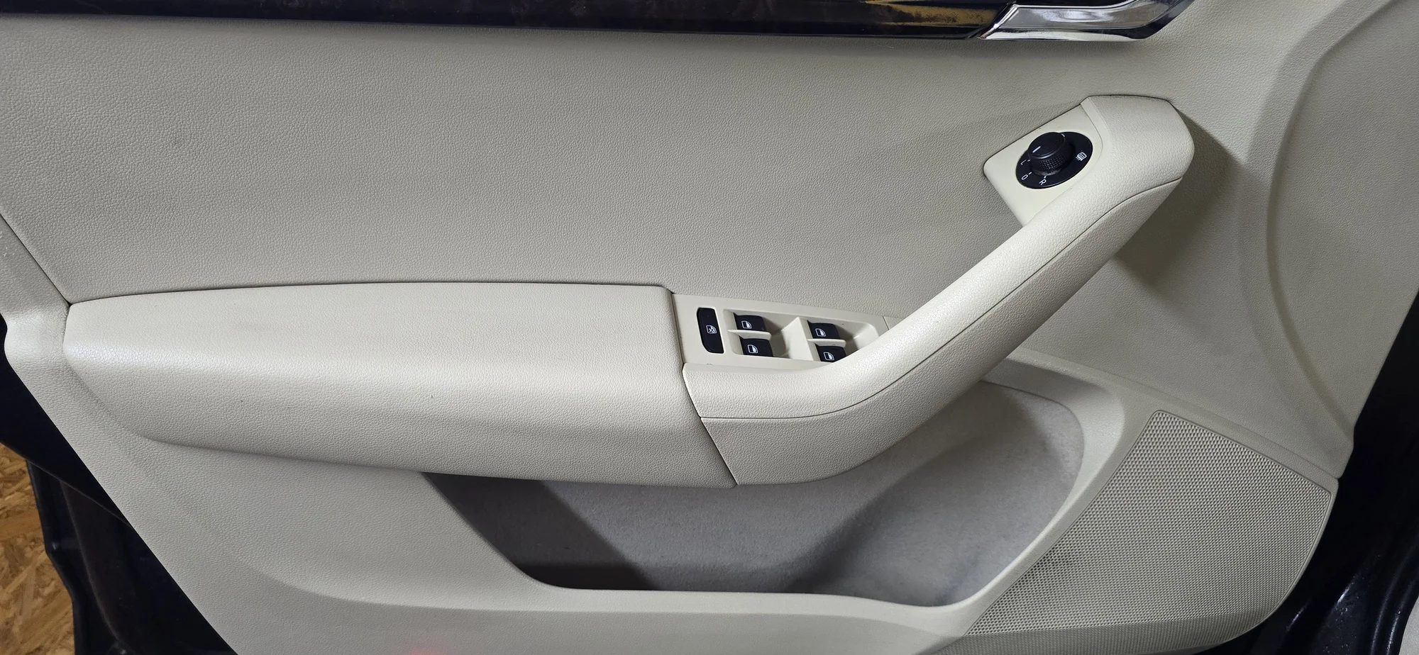 Profesionální čištění interiéru vozu: sedáky, koberce i kufr - Obrázek 7