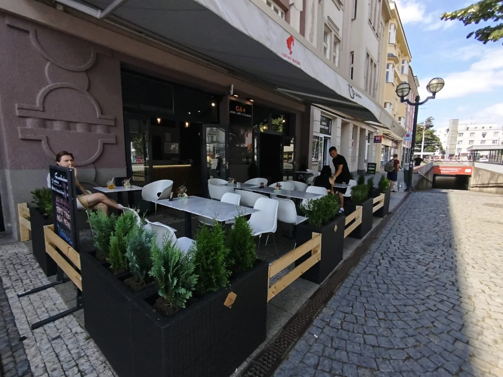 Set 24 ks sushi: maki, nigiri i smažené rolky - Obrázek 11