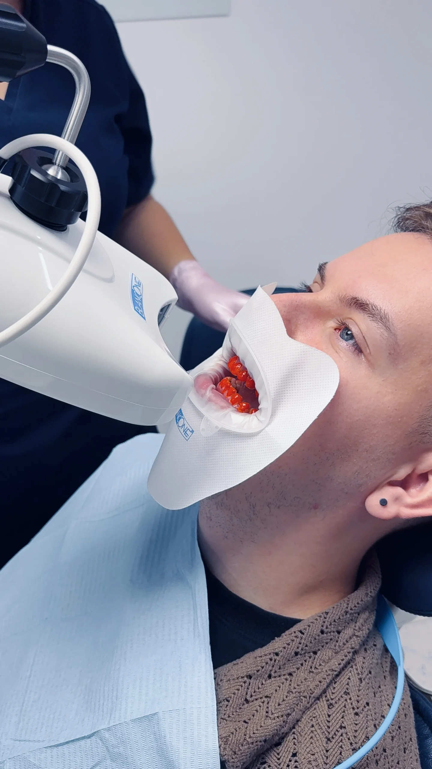 Vstupní dentální hygiena i bělení zubů, 60–120 minut - Obrázek 7