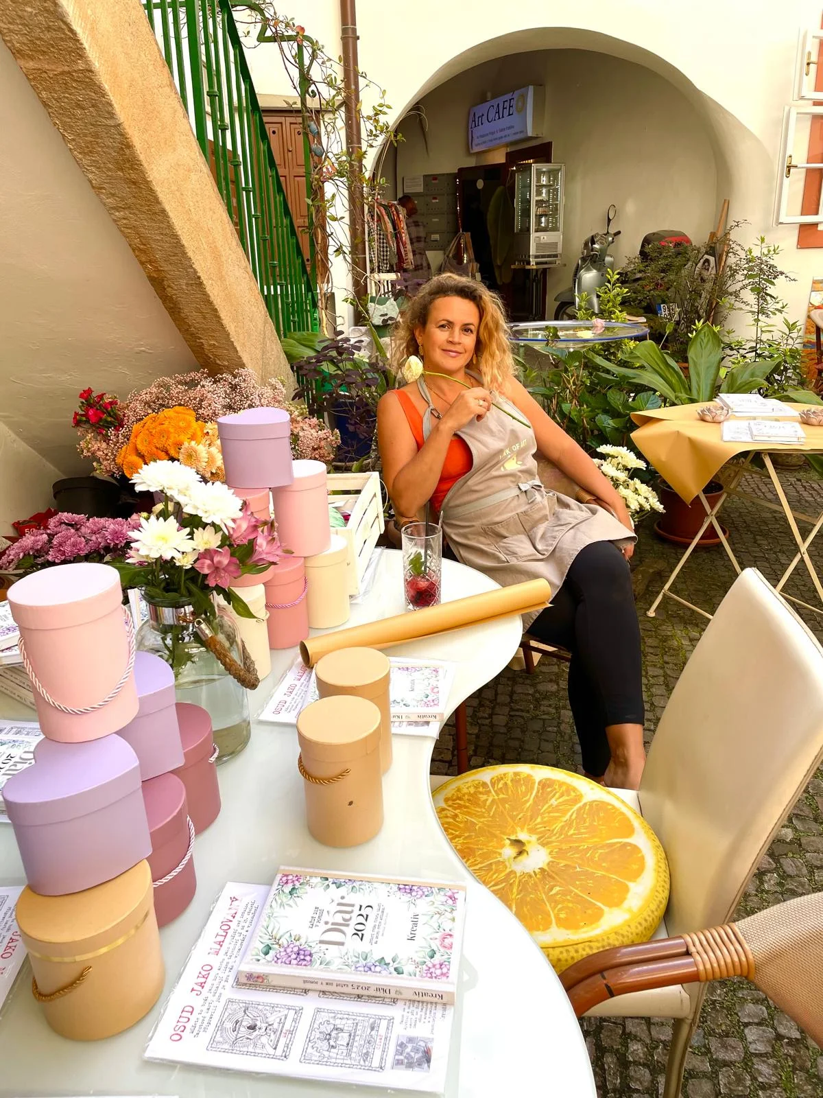 Workshop vázání květin i tvorby flower boxu - Obrázek 3