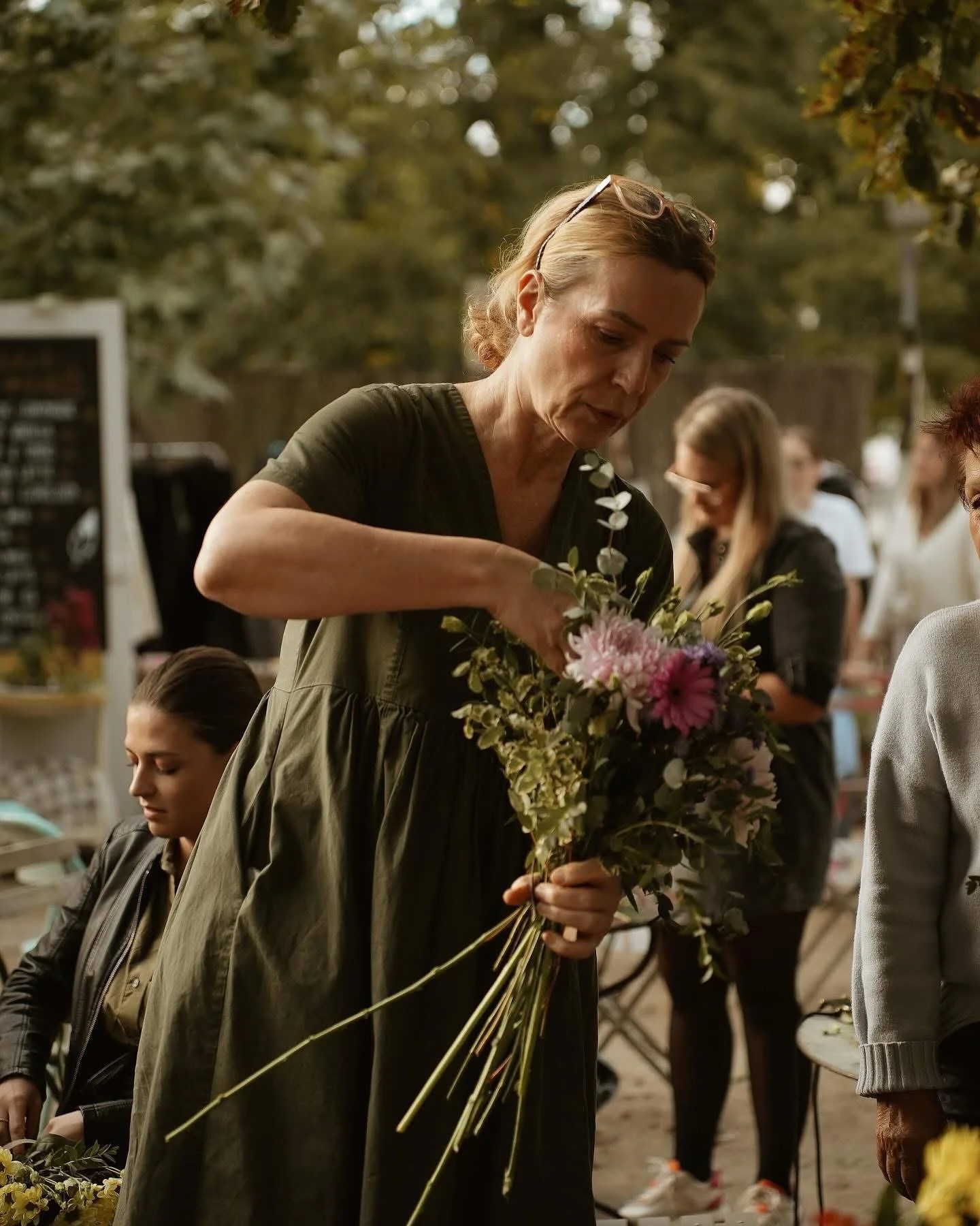 Workshop vázání květin i tvorby flower boxu - Obrázek 7