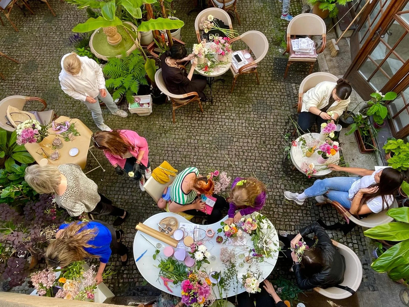 Workshop vázání květin i tvorby flower boxu - Obrázek 8