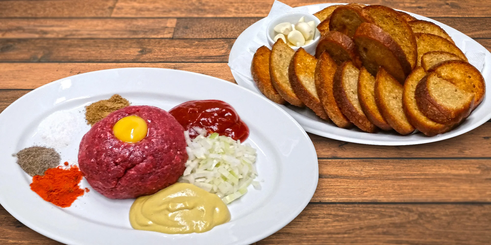 Půlkilový tatarský biftek s šestnácti topinkami - Obrázek 4