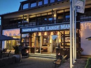 Aktivní dovolená v pohoří Eifel: 4* De Lange Man Hotelu Monschau se snídaněmi, bowlingem a minigolfem + večeře