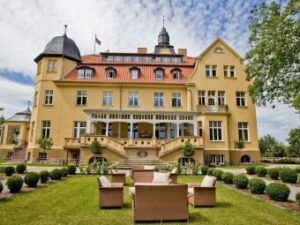 Pomořansko blízko atrakcí: Apartmán či chata v 5* Bernsteinschloss Wendorf s dětský hřištěm a kontaktní zoo