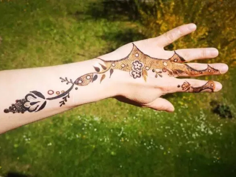 Kreativní kurz malování hennou pro začátečníky - Obrázek 5