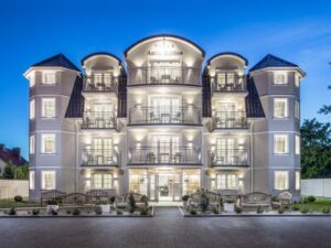 Lázně Mezizdroje 10 minut od pláže Baltského moře ve Ville Astra Baltica se snídaní formou bufetu + zahrada