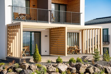 Vysoké Tatry u ski areálů: Pobyt v Royal Village se snídaní formou bufetu + vstup do wellness a Prosecco - Obrázek 9