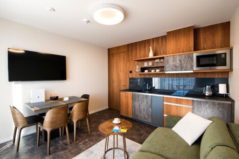 Vysoké Tatry u ski areálů: Pobyt v Royal Village se snídaní formou bufetu + vstup do wellness a Prosecco - Obrázek 5