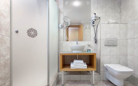 Budapešť v centru blízko nádraží a lázní: Pobyt v Marmara Hotelu **** se snídaní nebo polopenzí + WiFi zdarma - Obrázek 8