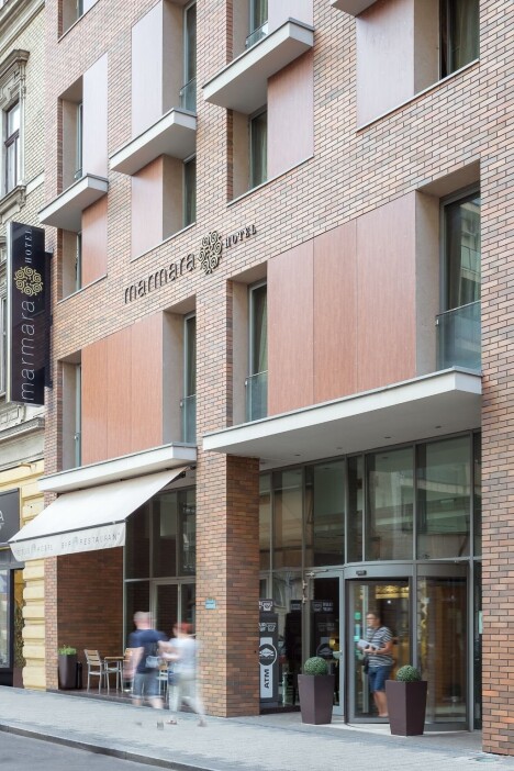 Budapešť v centru blízko nádraží a lázní: Pobyt v Marmara Hotelu **** se snídaní nebo polopenzí + WiFi zdarma - Obrázek 4