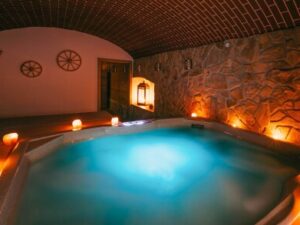 Žďárské vrchy blízko ski areálů: Pobyt ve Wellness penzionu Marta s polopenzí a procedurou + vyžití pro děti