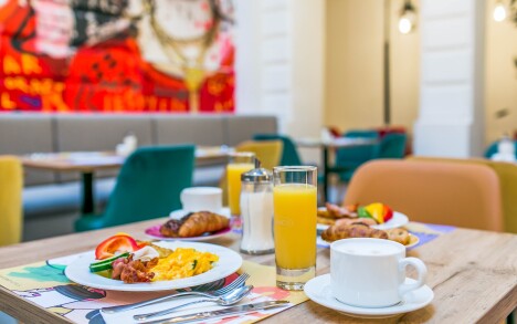 Maďarsko: Centrum Budapešti kousek od nádraží v novém a skvěle hodnoceném T62 Hotelu *** se snídaněmi - Obrázek 3