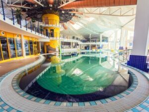 Dovolená přímo v areálu lázní: Park Inn by Radisson Sárvár ****+ s all inclusive a termálními bazény + animace