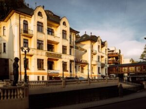 Trenčianske Teplice: Pobyt v Hotelu Most Slávy *** s polopenzí + neomezené wellness (bazén, sauna) a procedury