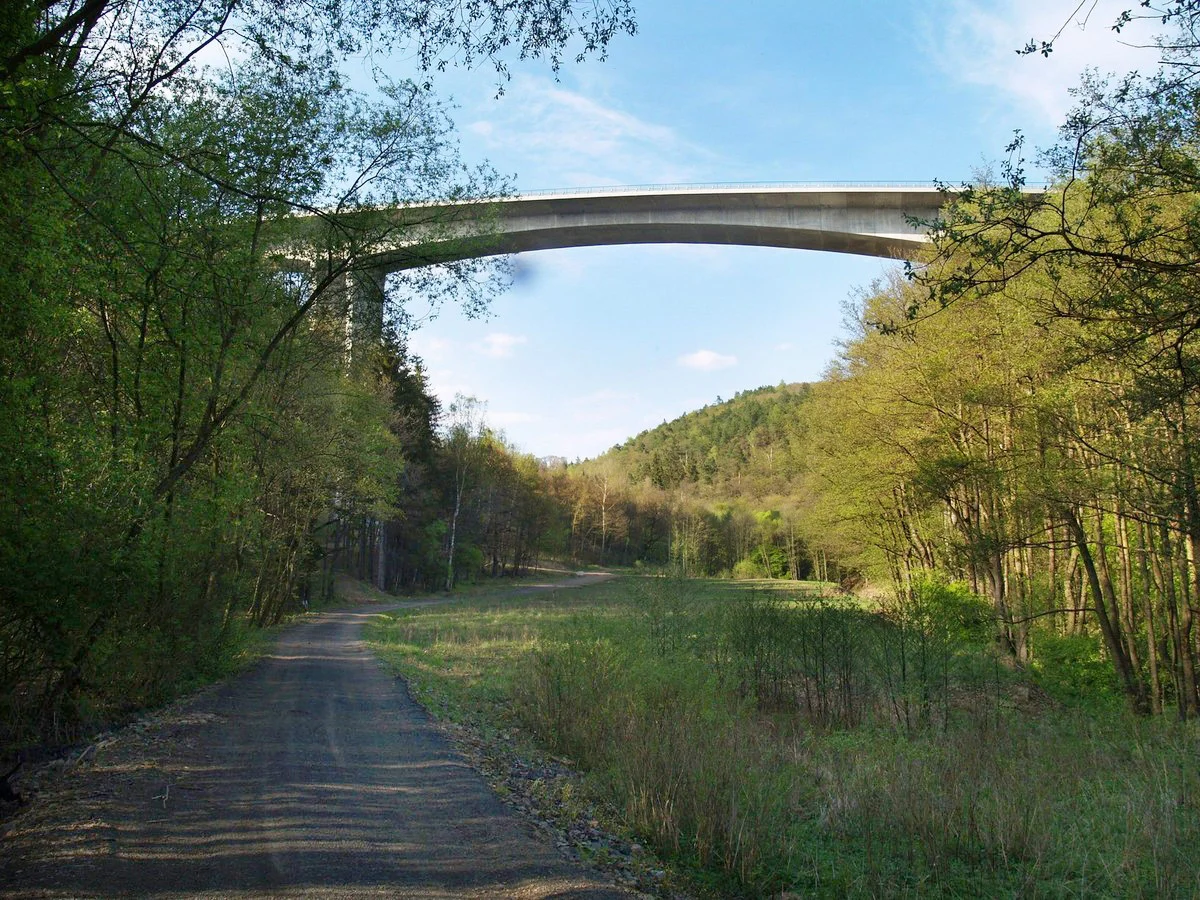 Extrémní bungee jumping z nejvyššího mostu v ČR - Obrázek 4