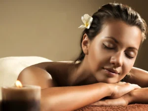 Aroma masáž či bylinný rituál z Bali na 70-130 min.