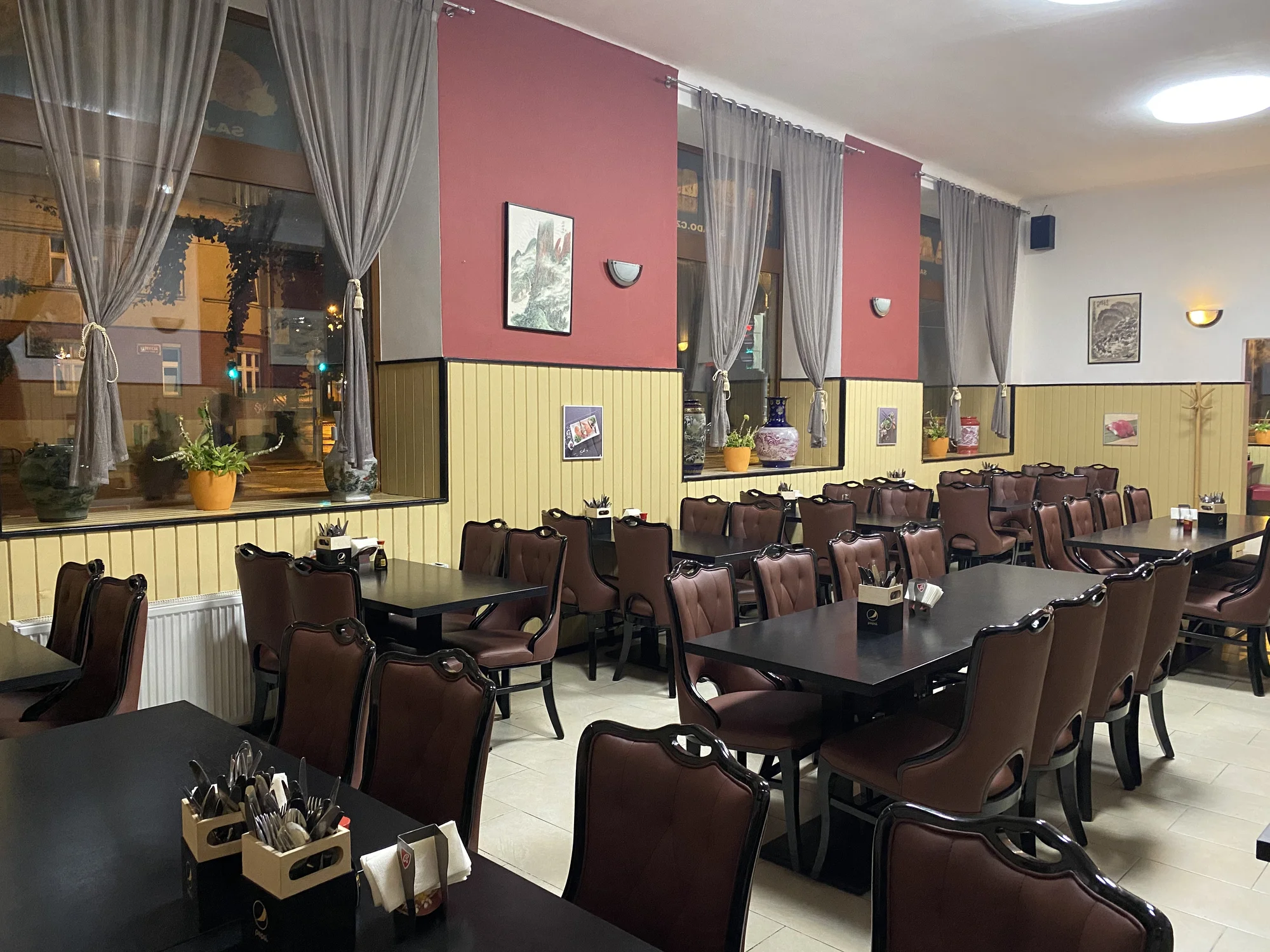 Sety s 24–72 ks sushi, miso polévkami či závitky - Obrázek 8