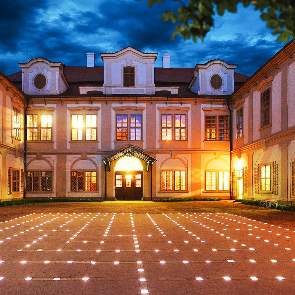 Pobyt na zámku: labyrint, polopenze i wellness - Obrázek 2