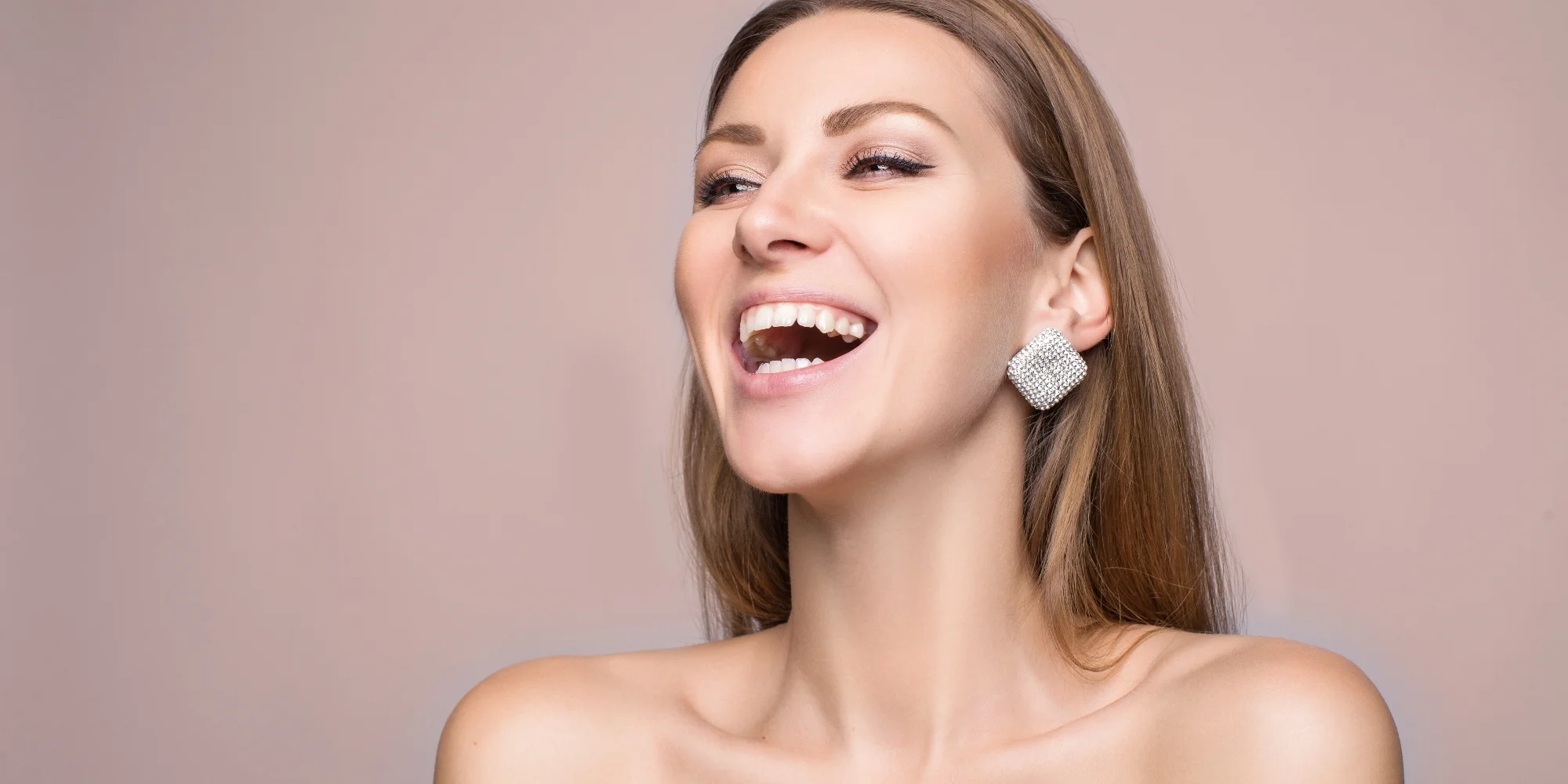 Čištění pleti s ozonoterapií či balíček s barvením řas a obočí