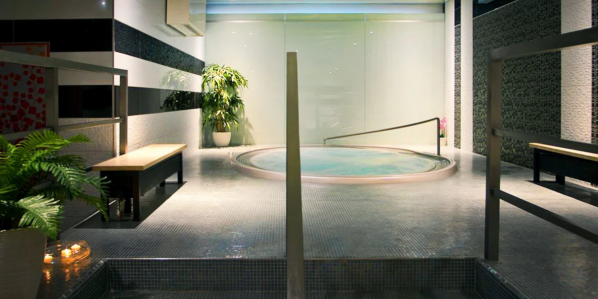 Masáž dle výběru a vstup do veřejného wellness: 1 os. - Obrázek 4