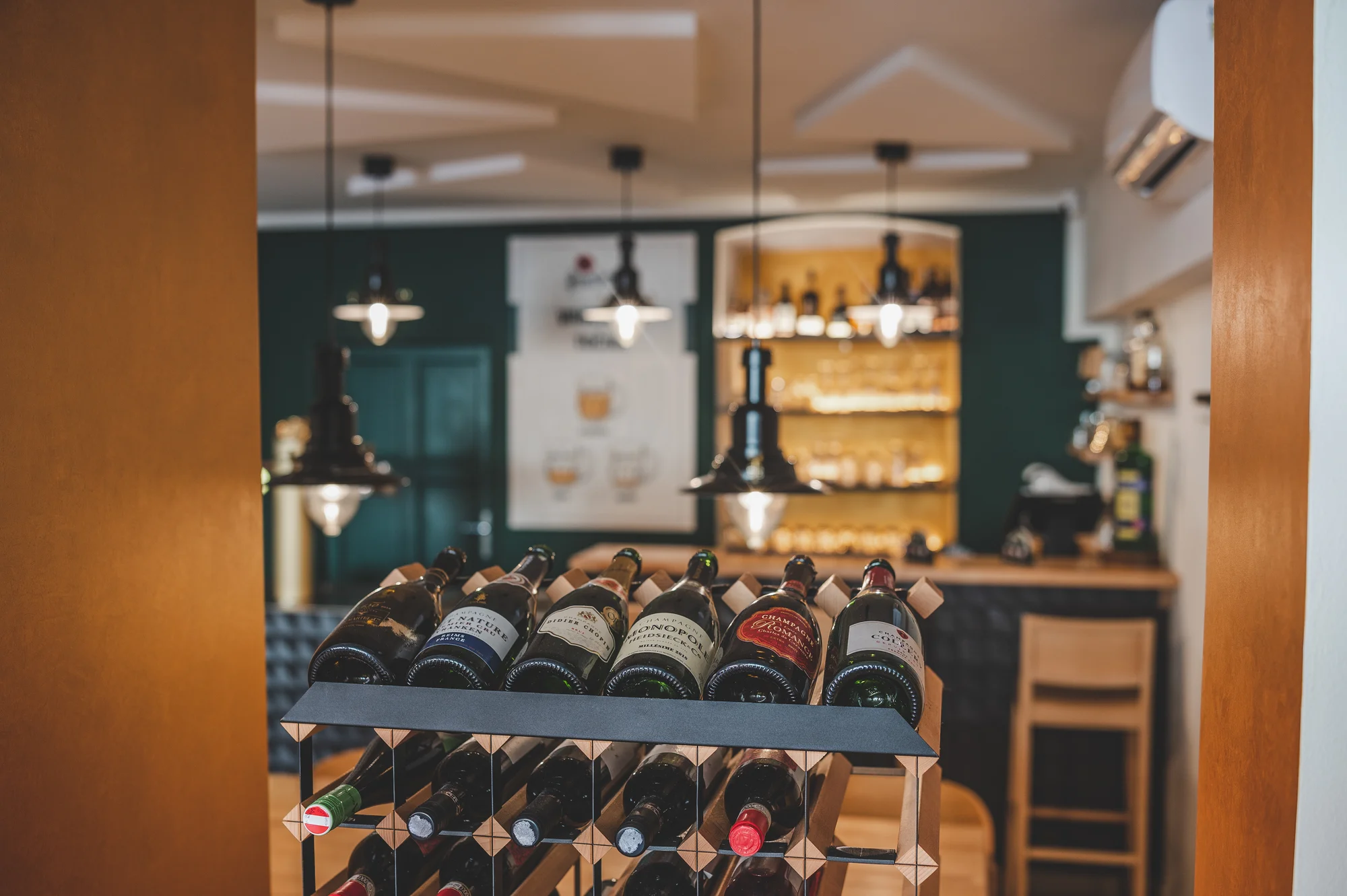 500 g grilovaných vepřových žeber, omáčky a pečivo - Obrázek 6