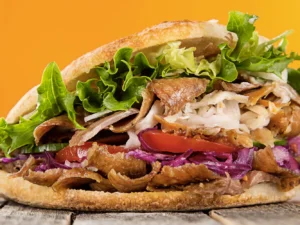 Mega kebab nebo falafel i s nápojem a hranolky