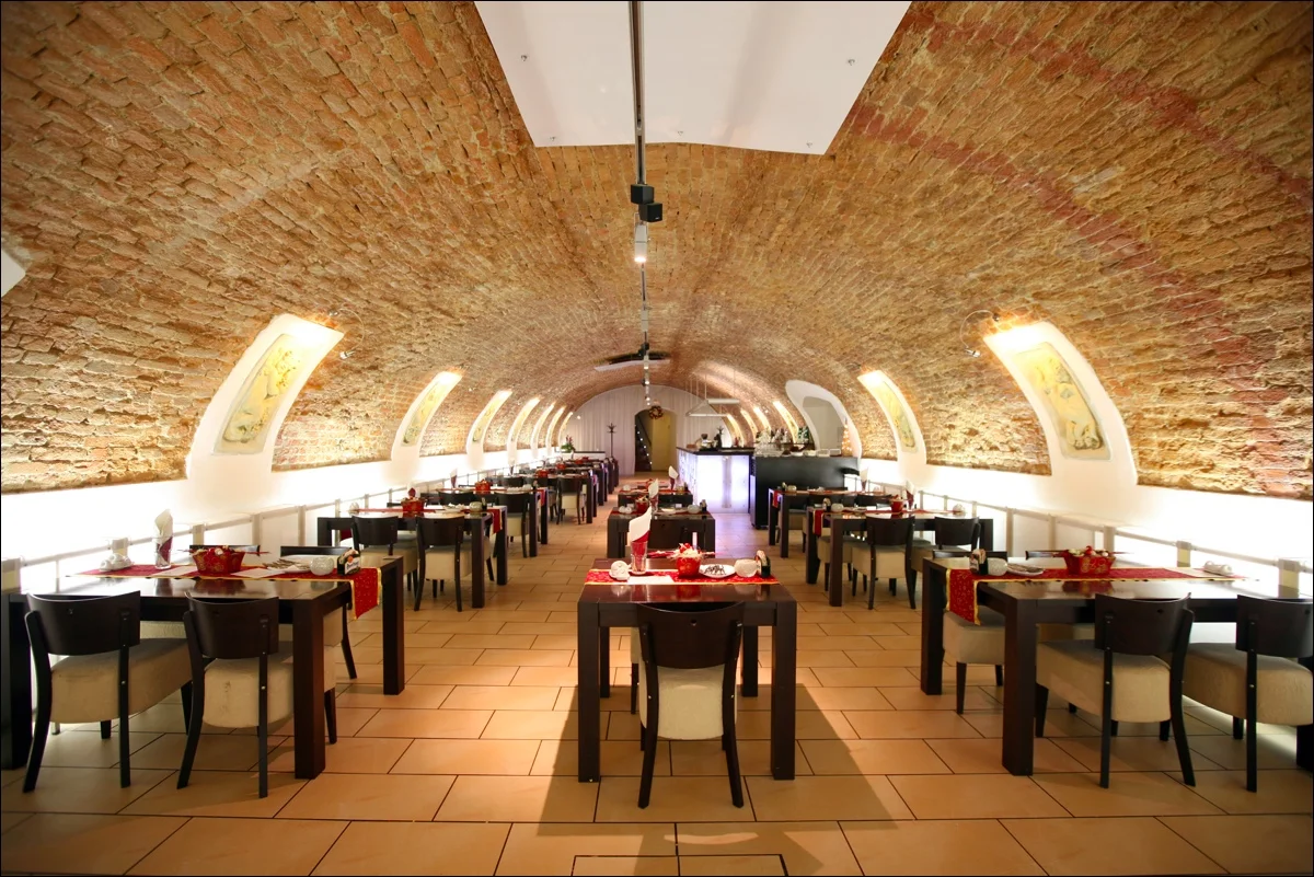 2 nebo 4 sklenky vína či prosecca s miskou arašídů - Obrázek 6