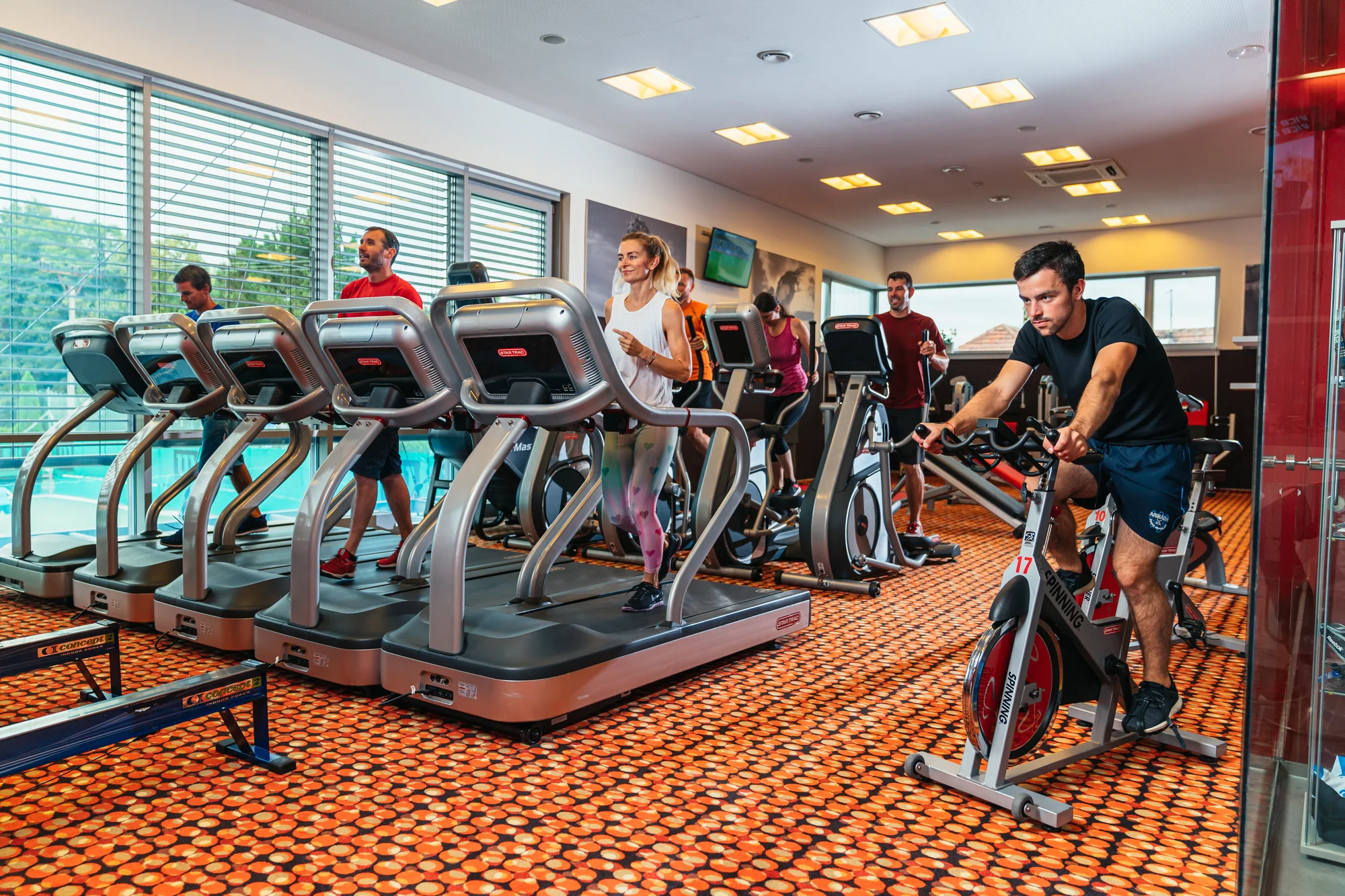 Privátní vířivka a láhev sektu nebo sauna pro 2 osoby - Obrázek 11