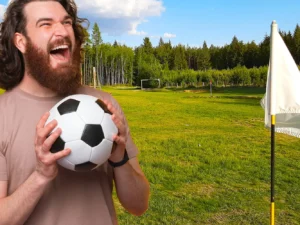 Kopněte do toho: hra fotbalgolfu pro 1–4 hráče