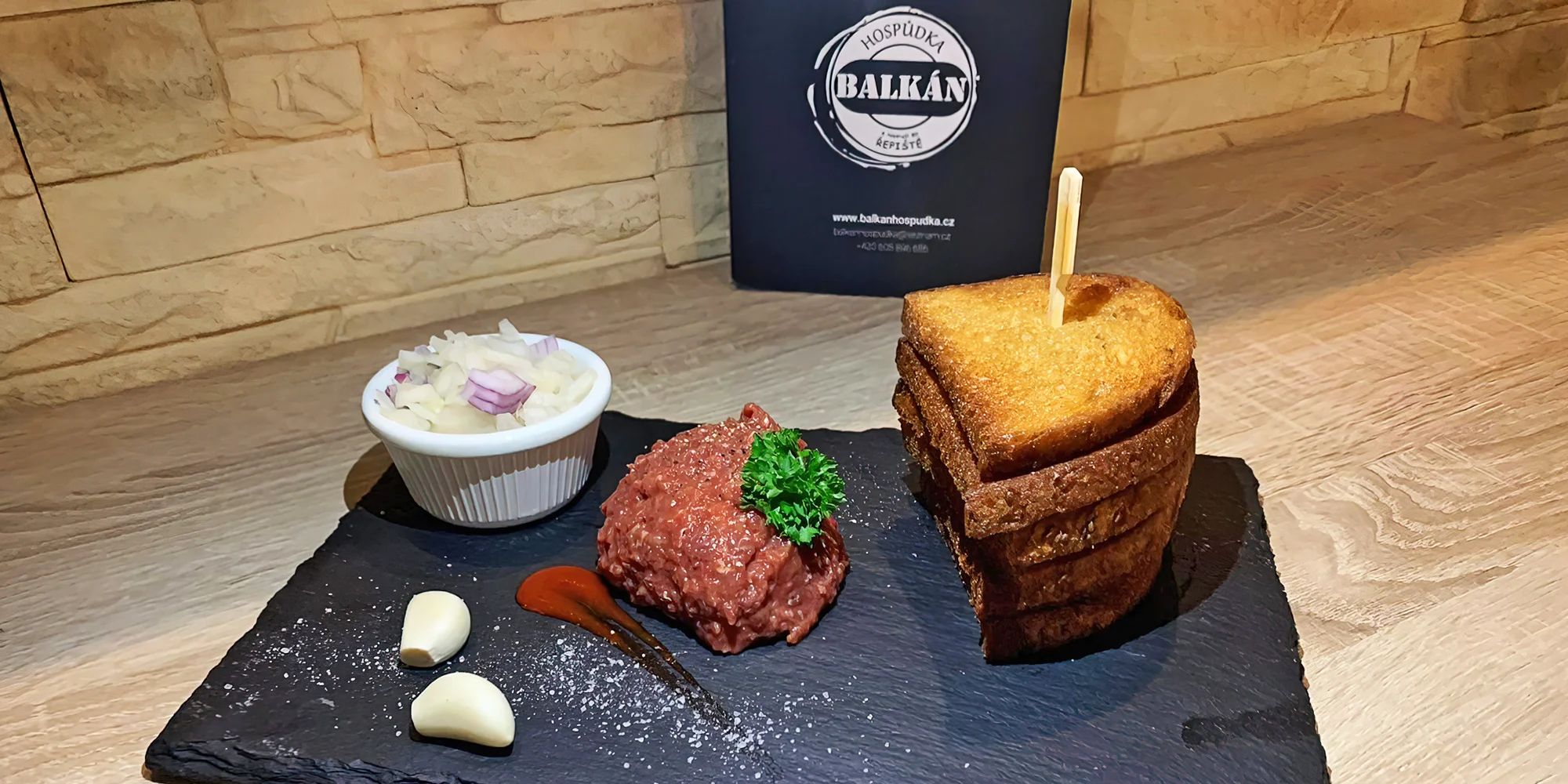 Hovězí tatarák a křupavé topinky: 120 či 240 g - Obrázek 4