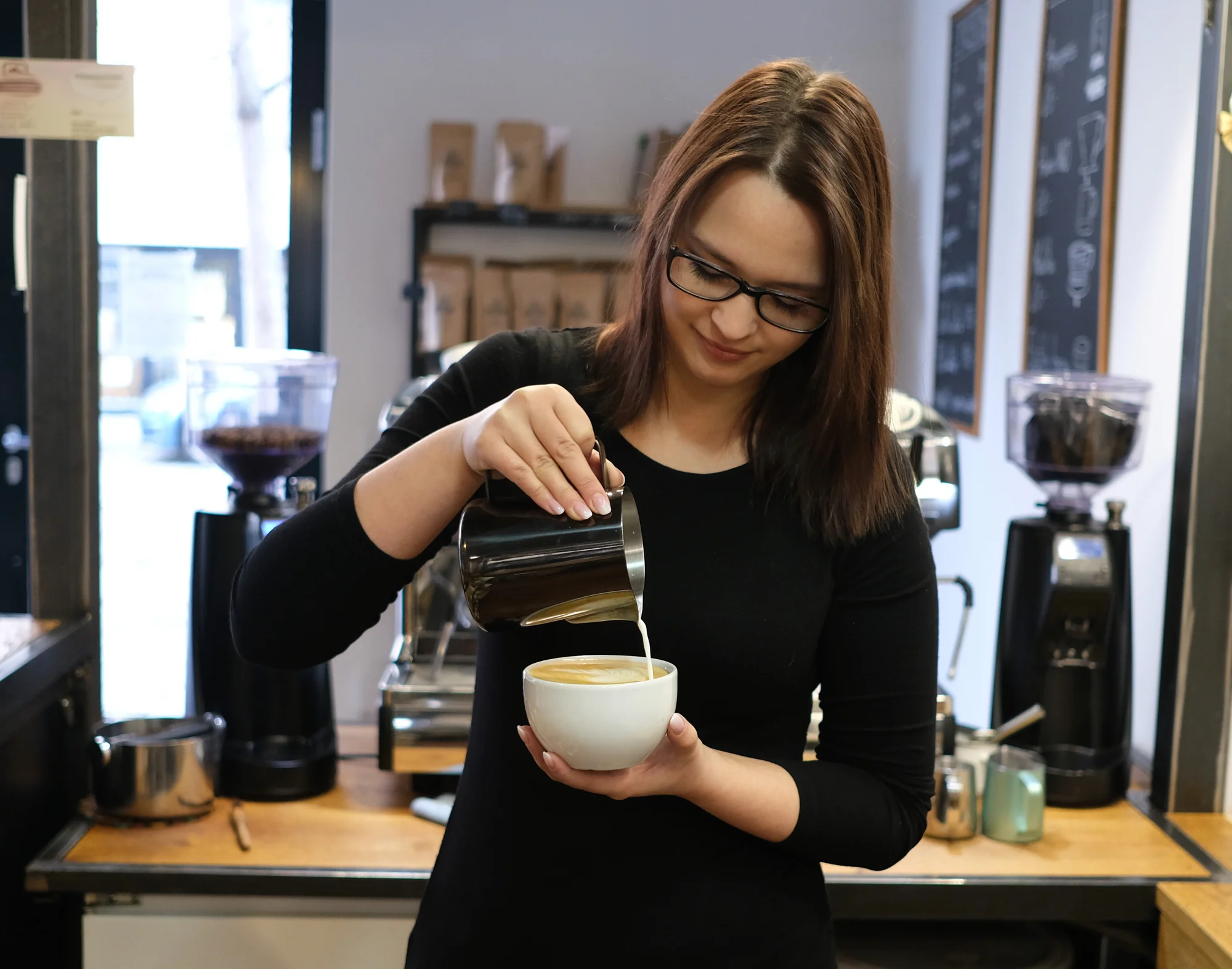 Latte art pro milovníky kávy i začínající baristy: 1-2 os. - Obrázek 3