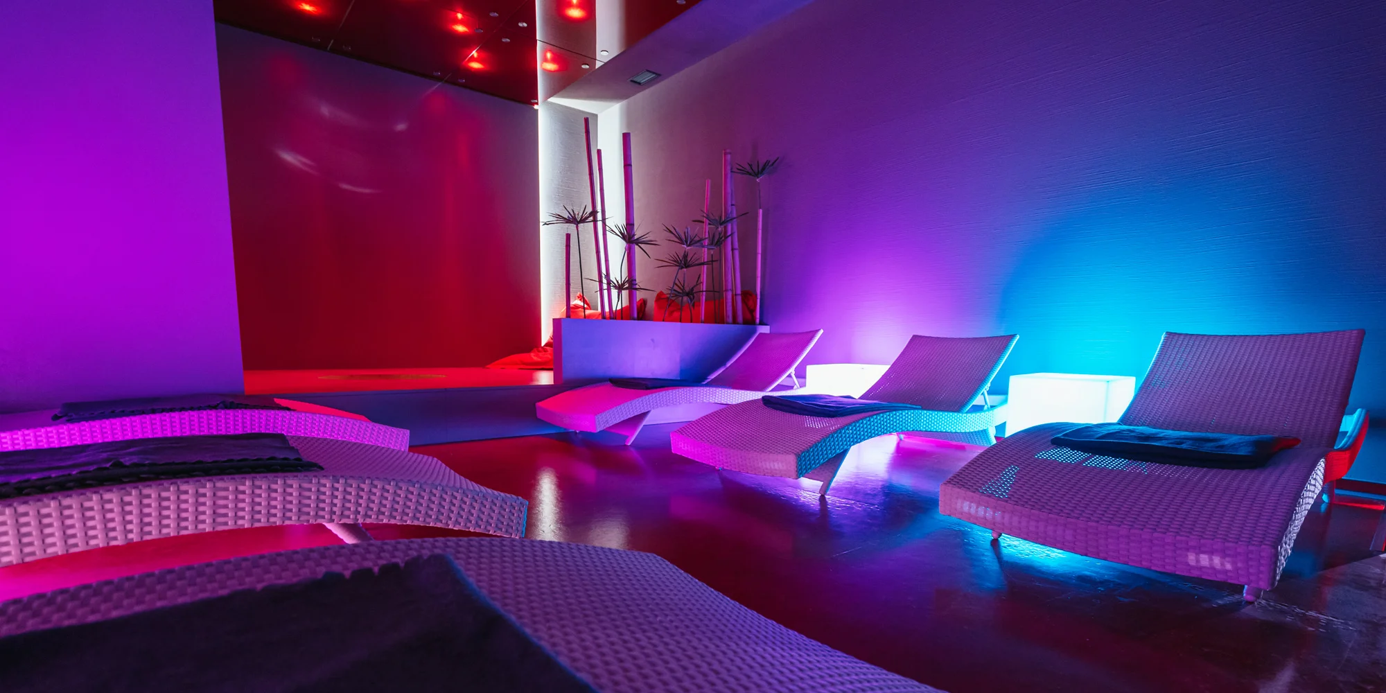 Privátní vířivka a láhev sektu nebo sauna pro 2 osoby - Obrázek 3